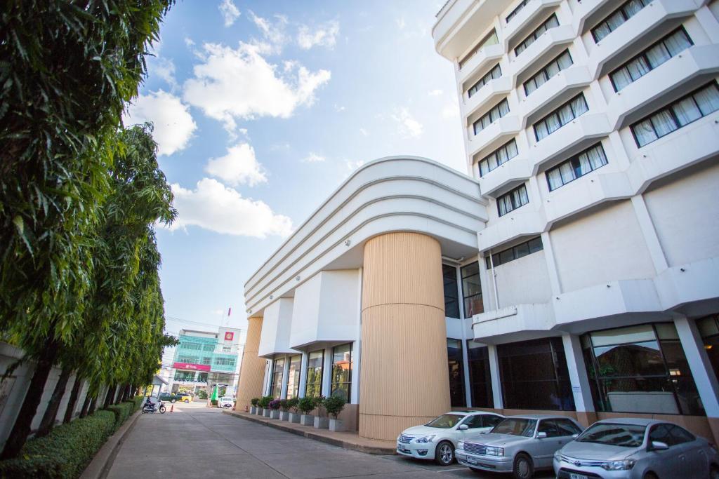 ทัศนียภาพภายนอกโรงแรม