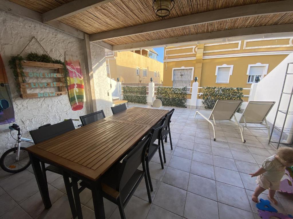 Malaga Beach House, 2 city bikes, 2 children's bikes, WiFi, BIG terrace, BBQ, Family, Childfriendly - 3