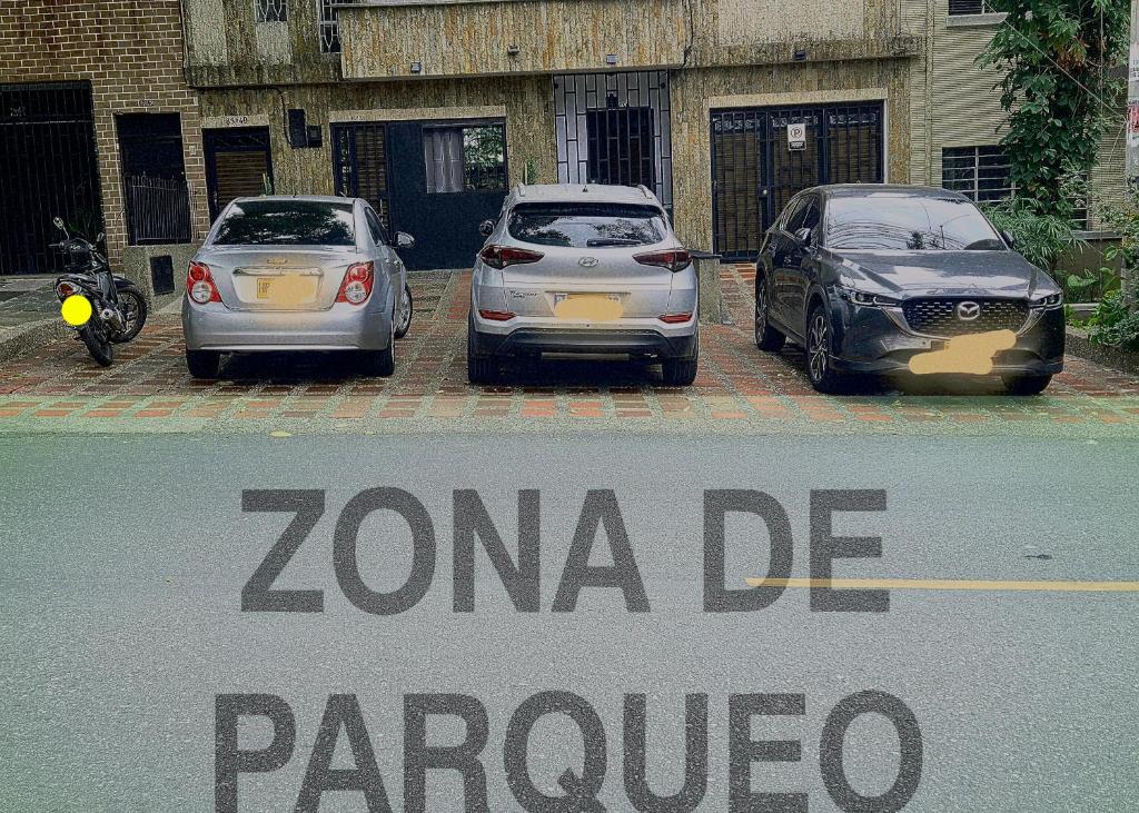 Apartaestudio in the heart of Medellín Laureles with a Comfortable king Bed - 2