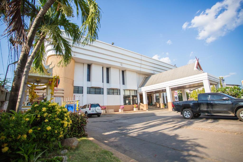 สภาพแวดล้อมโดยรอบ