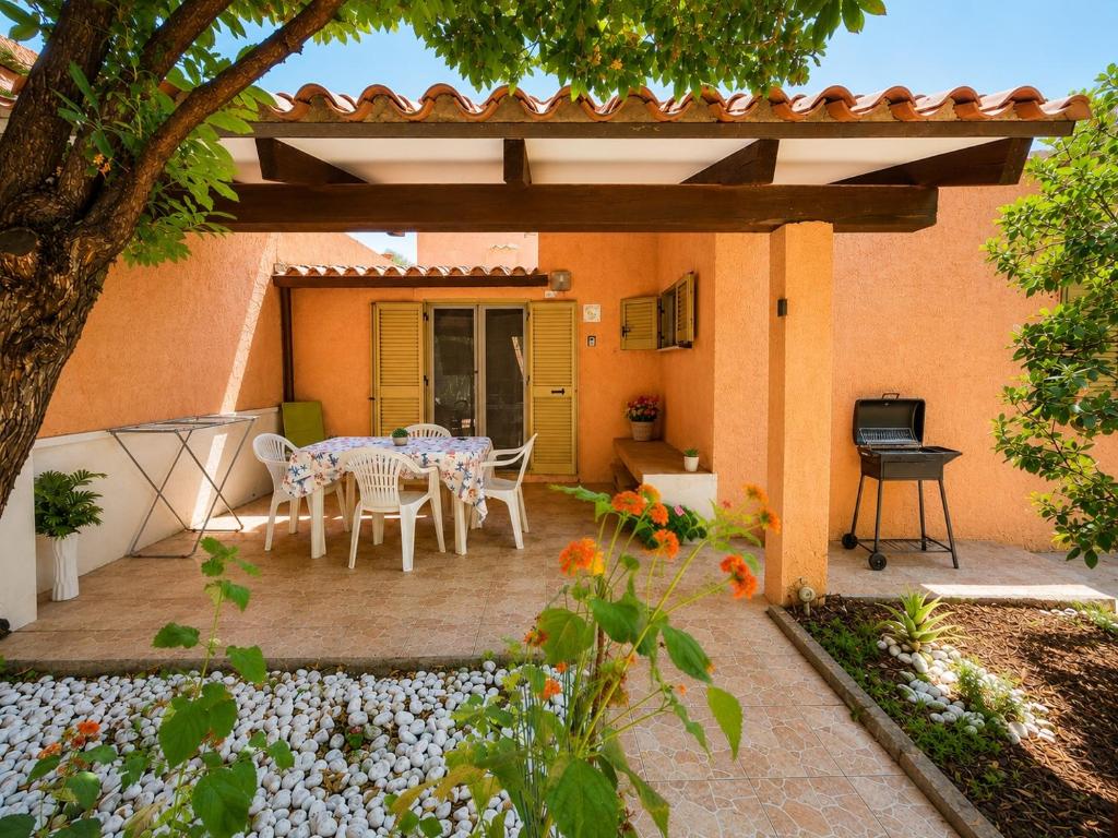 Mirto Beachside Apartment - 2BR - Wi-Fi - AC - 100m from the Beach - BBQ - Parking - 1