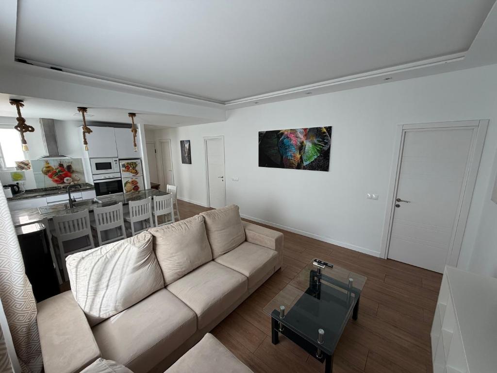 GENUAR APARTMENTS 3 Bedroom close to beach - 3