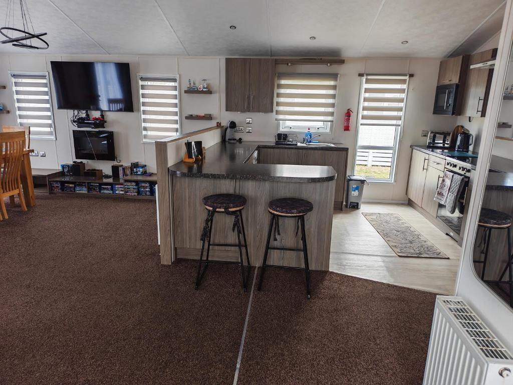 Manor Park 6-Berth Lodge, Hunstanton photo 6
