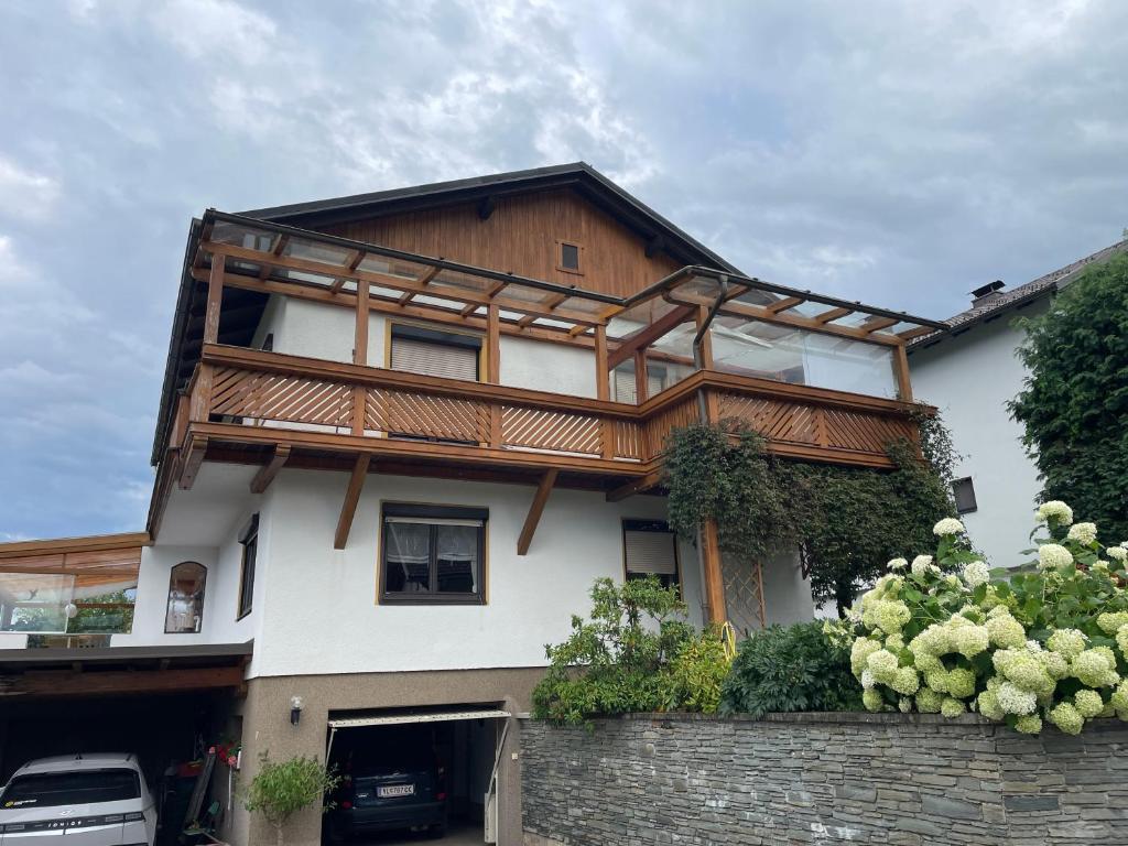Ferienwohnung - 80qm - mit großer Loggia und Balkon - 1