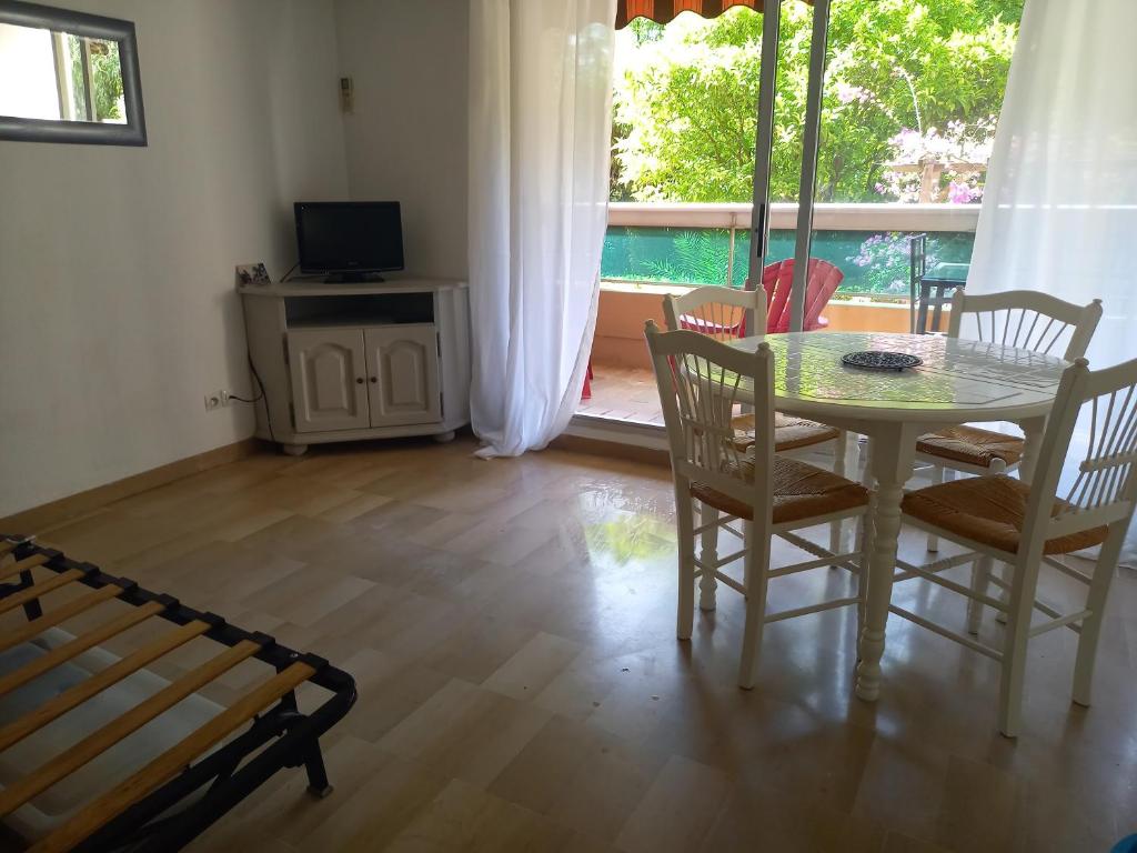 Studio godillot T1 - 5