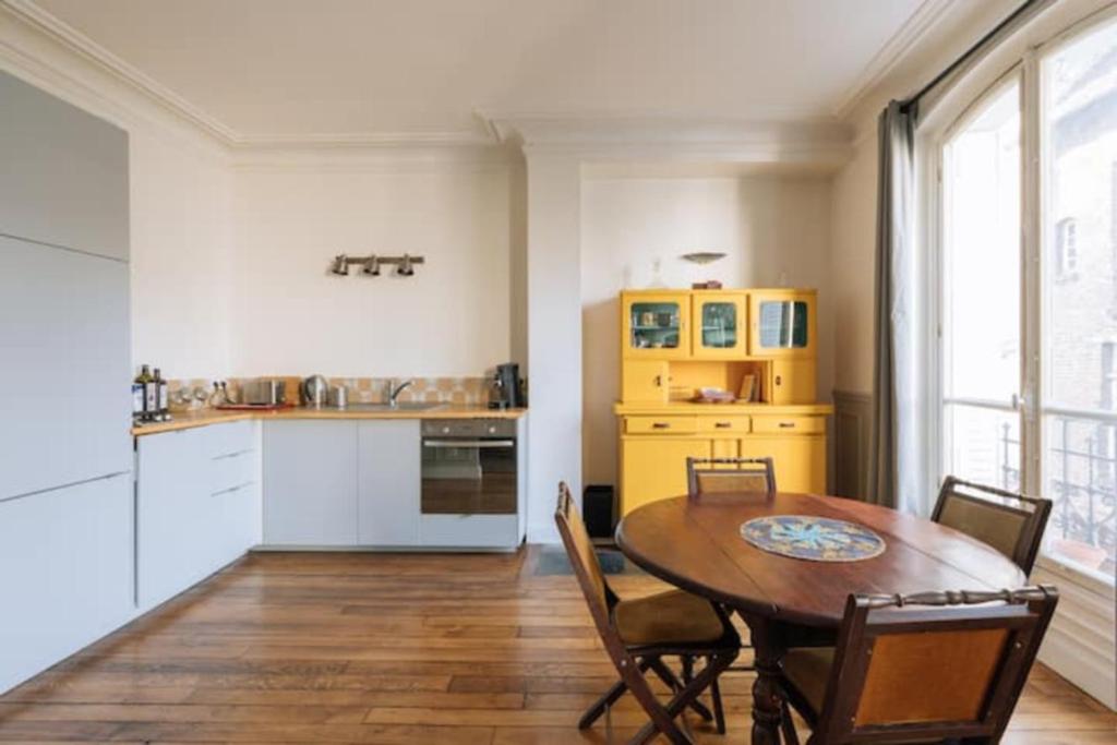 Luminous Parisian-style 1BD ApartmentBelleville - 2