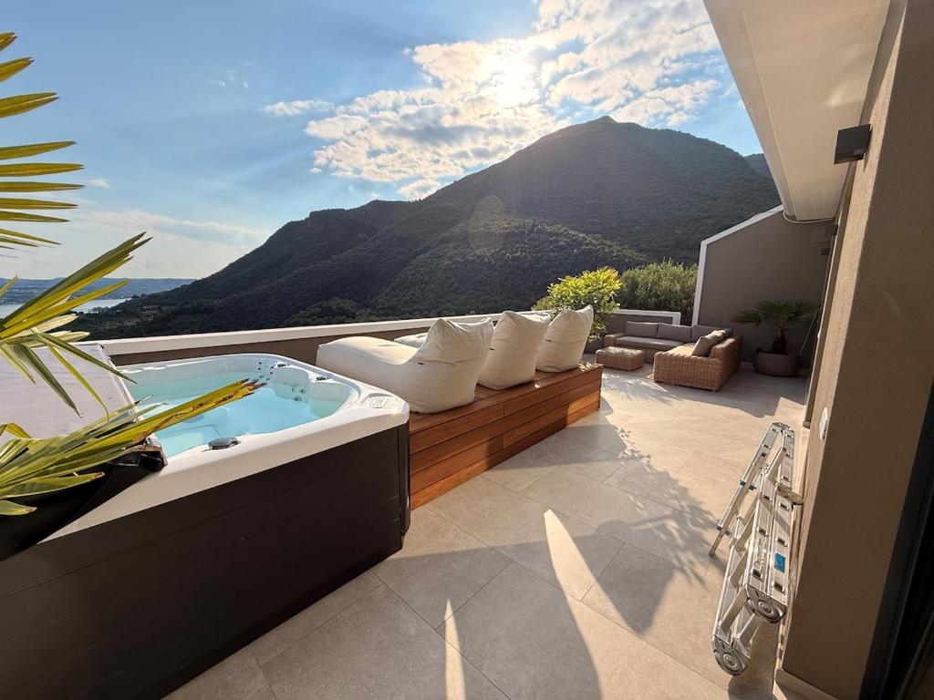 Deluxe Sky Spa Penthouse & Resort - 1