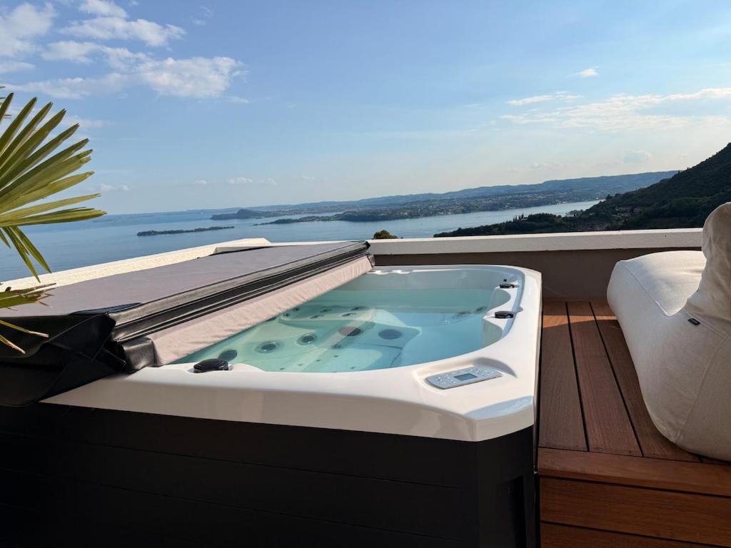 Deluxe Sky Spa Penthouse & Resort - 3