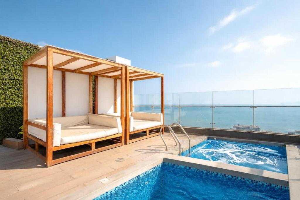 Sky Loft con Vista al Mar Jacuzzi y Piscina - 3