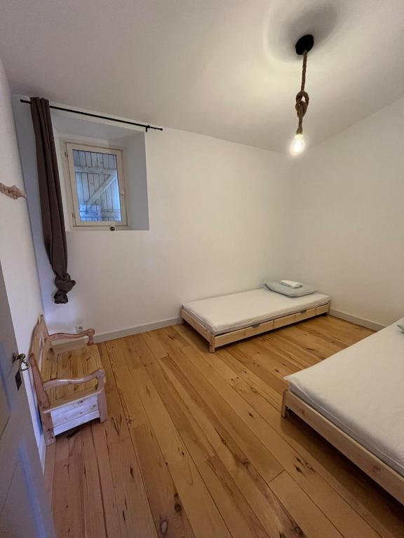 Pleasant quiet house with private courtyard - 4