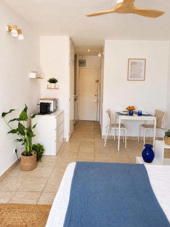 1 minute from the beach, In the heart of Roses, Side sea view Estudio - 4