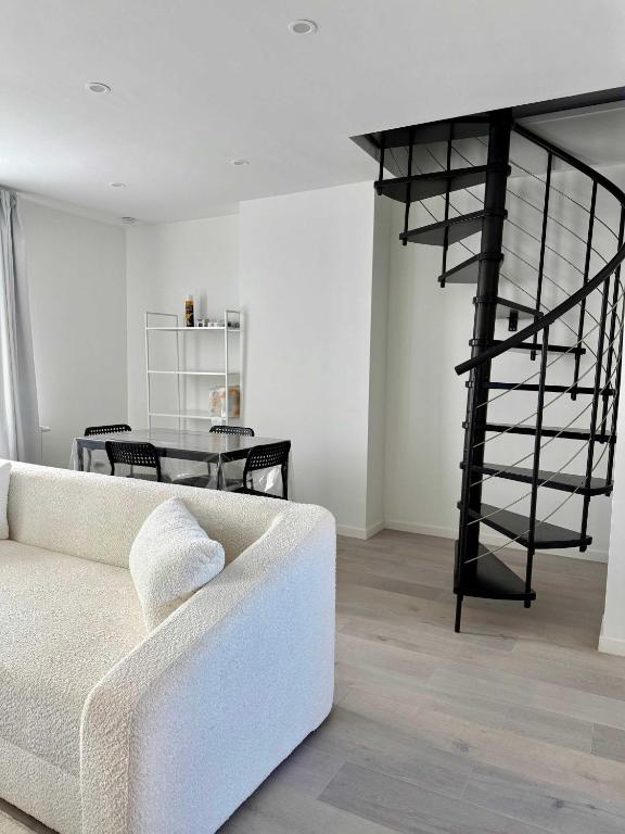 Romantic City-View Hideaway for 4 in Boulogne - 4