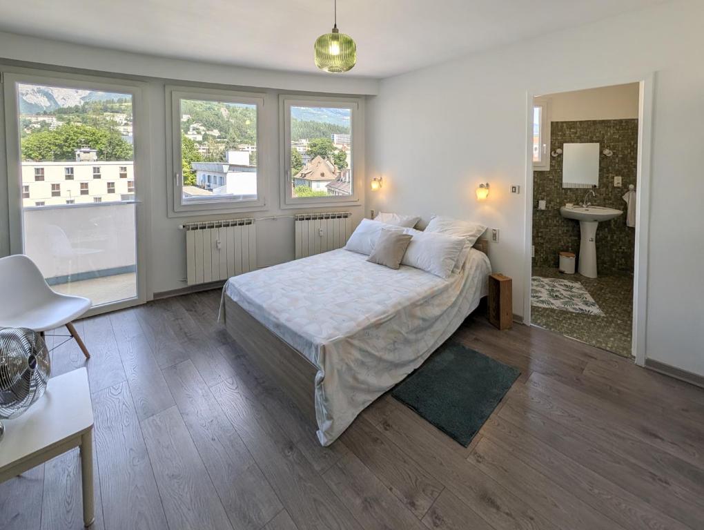 Le Colombe Large One-Bedroom Apartment Exceptional Views - 4