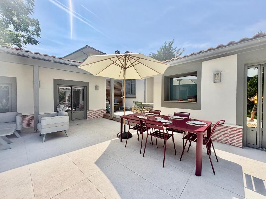 VillaNeuve 4 people full center pool parking Wi-Fi - 4