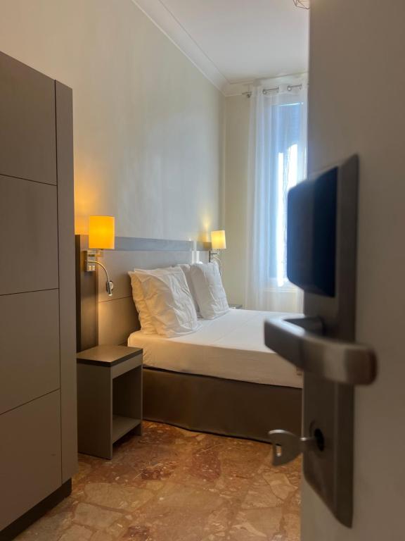 Chambre meublée - 1