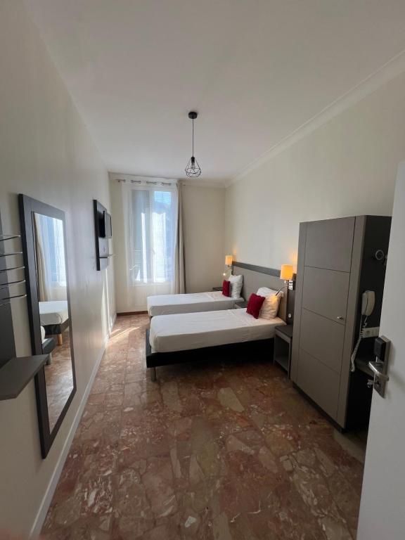 Chambre meublée - 4