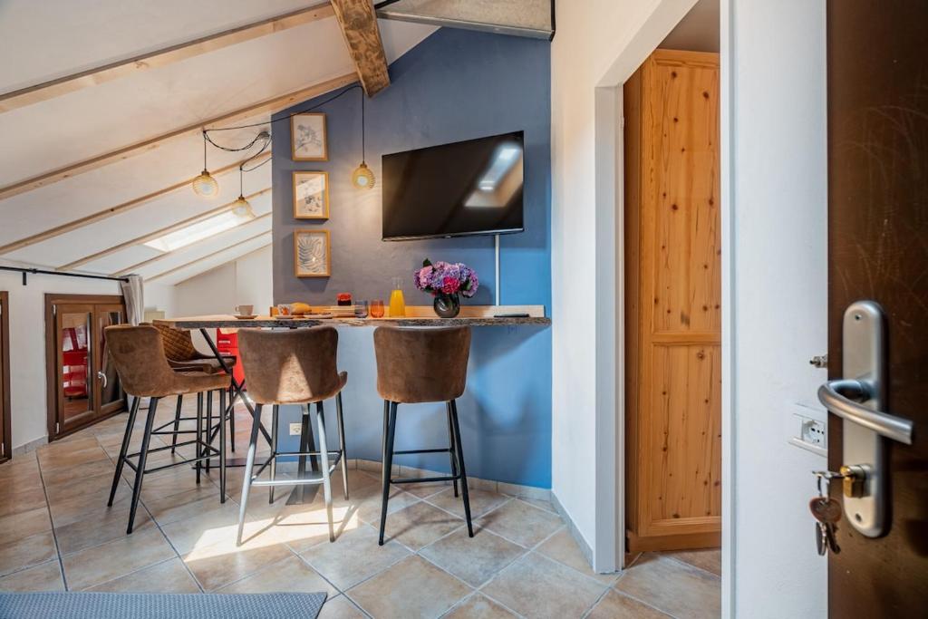 Attic for 4 in the center, everything within walking distance! - 4