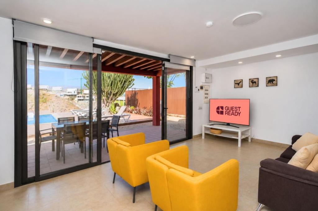 GuestReady - Villa Salobre Terrace with Pool - 4