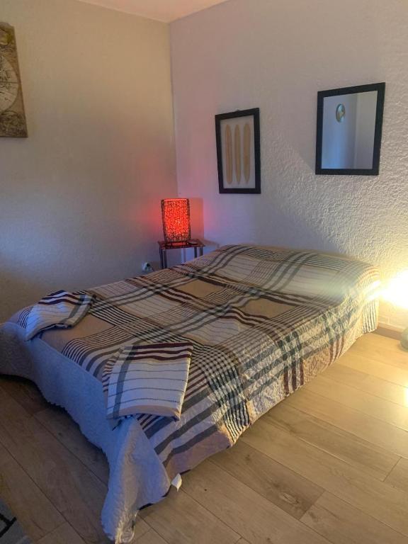 Studio cosy en bord de piscine - 3