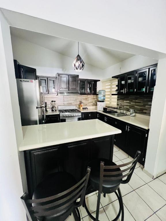 3 Bedrooms Home. Walking distance to the Malecon. - 5