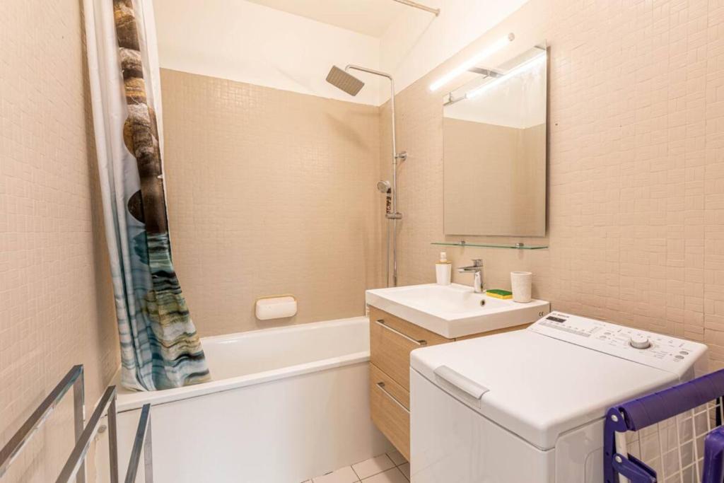 High-Rise Studio Flat w City viewsPorte Dauphine - 4