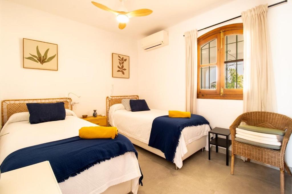Cozy 2BR Flat with Terrace & Pool - 5