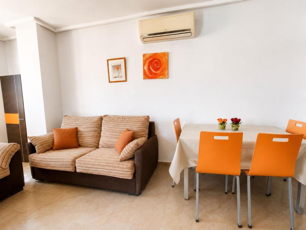 Apt near center port - 5
