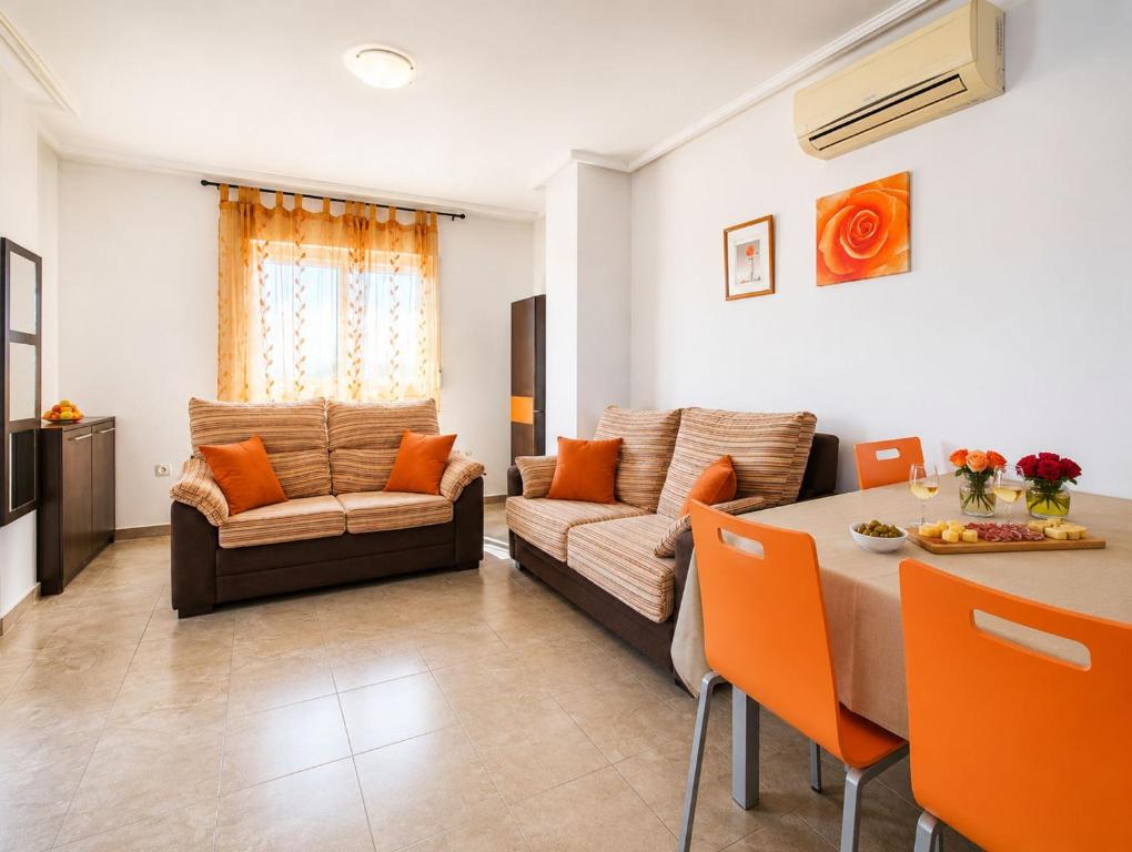 Apt near center port - 2