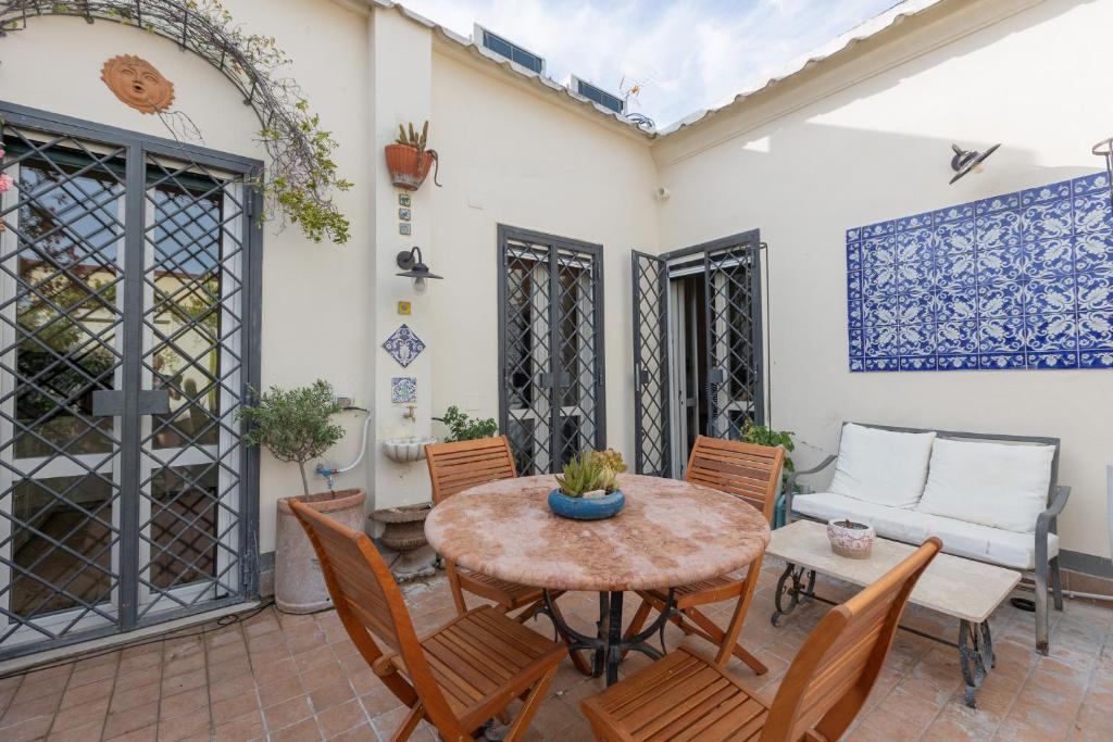 GuestHost - Termini Classy Apartment with Terrace - 5