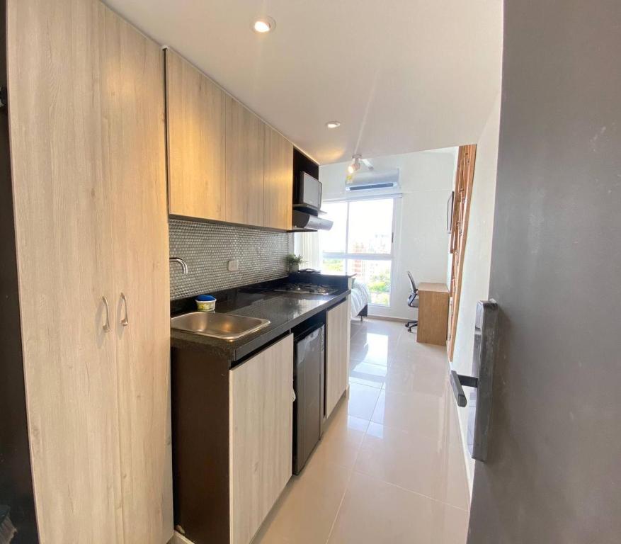 VIP Nomad Nest in New PH with Air C, Kitchen, steps to Metroplus - 3