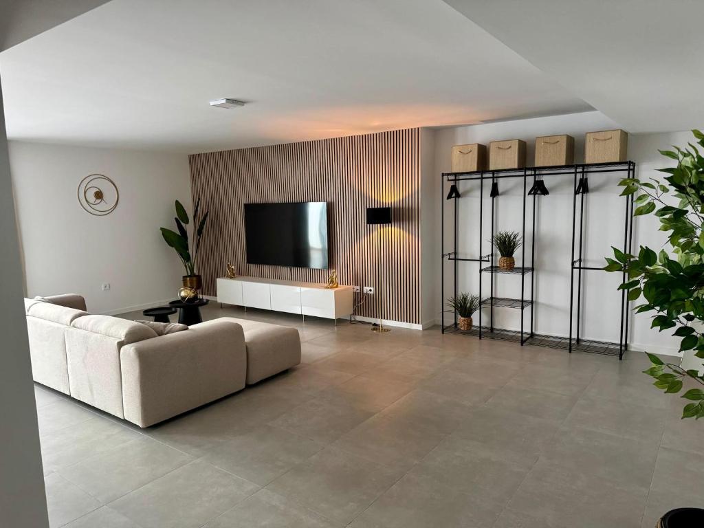 Resort Seascape Villa 8 by Bookaparadise - 2