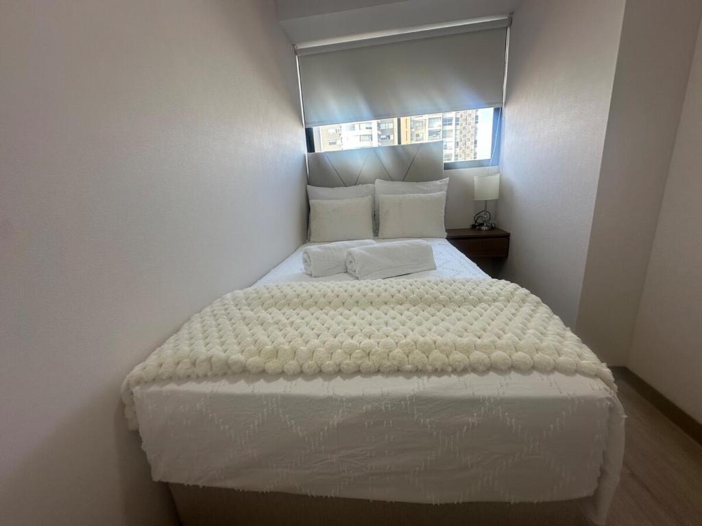 DecoRent Luxury in Miraflores, steps from Larcomar - 3