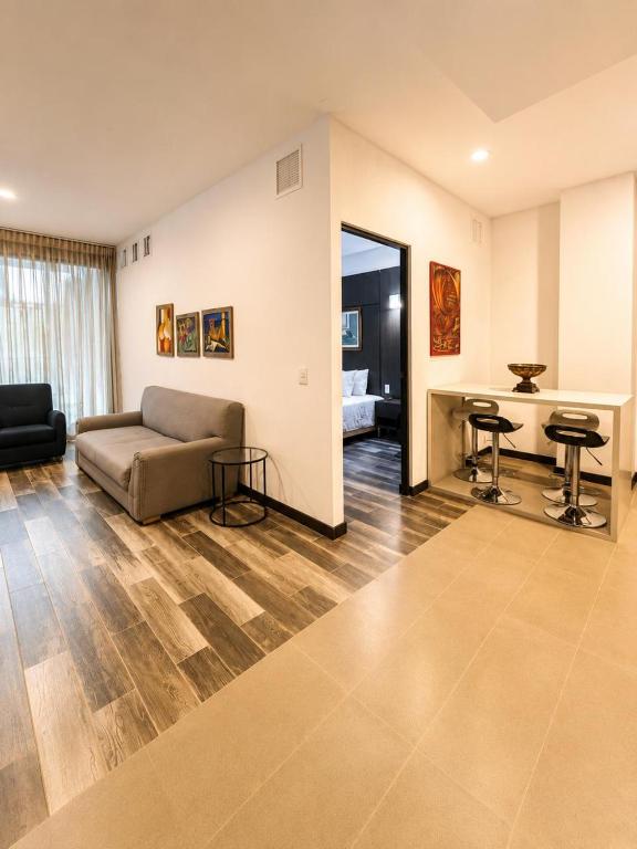 Luxury Suite Torre Poblado, 1 Min to Parque Lleras, Sleeps 4 - 4