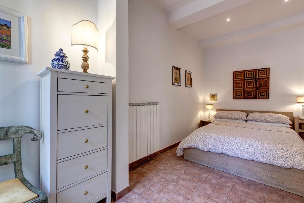Romantic Hideaway 5 min Walk from Central Station - 5