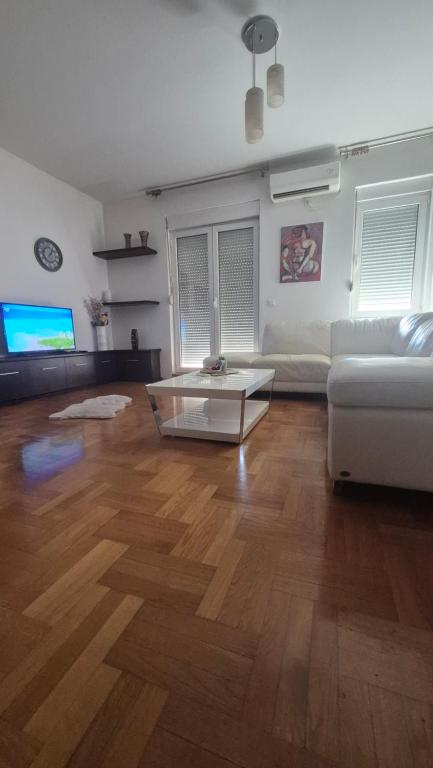 Maki Apartments - 1
