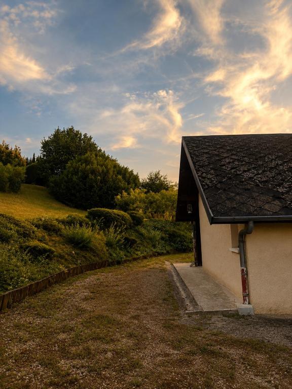 Cocon dans un hameau paisible près d'Aix-les-Bains - 2