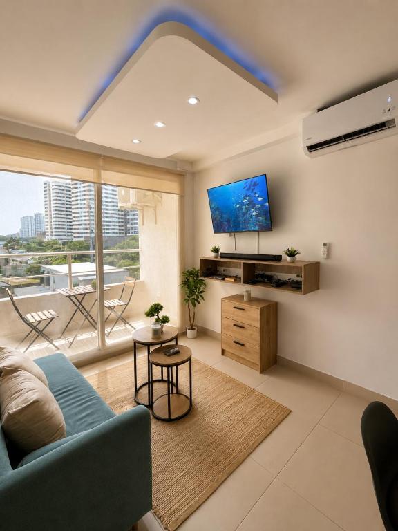 Coral Bay Apartment, Pool, Wifi & Beach - 2