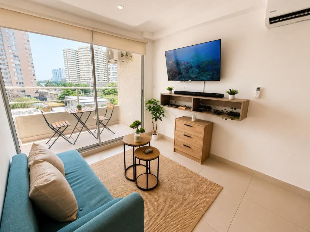 Coral Bay Apartment, Pool, Wifi & Beach - 5
