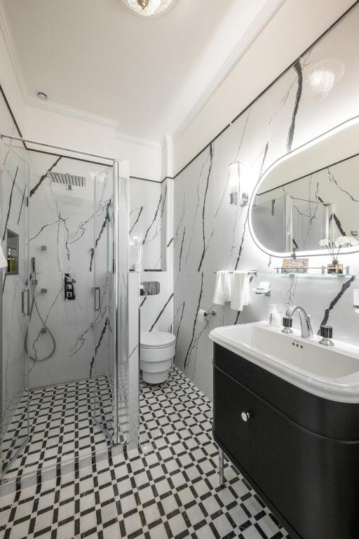 le Côte d'Azur Art Deco Apartment - 4