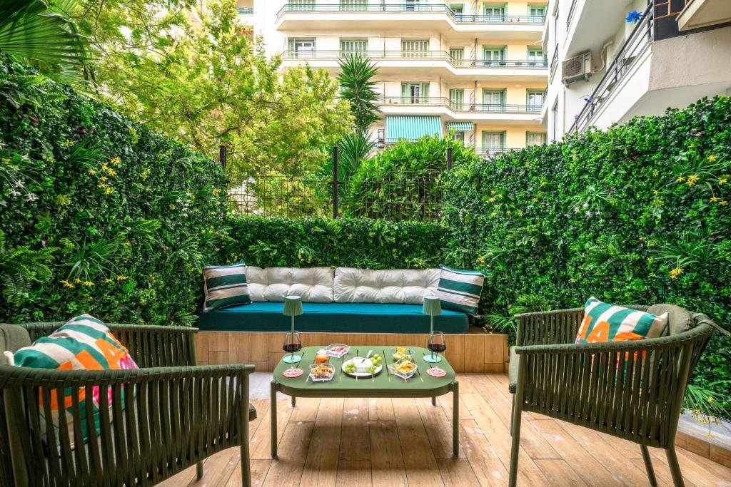 le Côte d'Azur Art Deco Apartment - 1