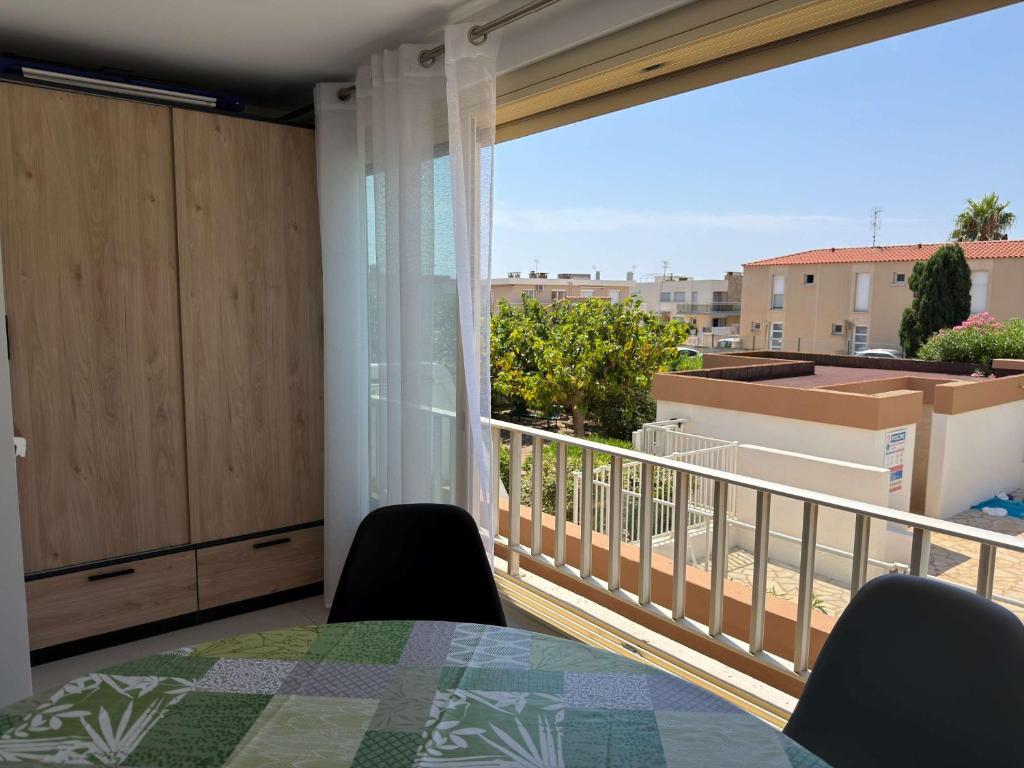 Charming apartment near the beach with pool and parking - 4
