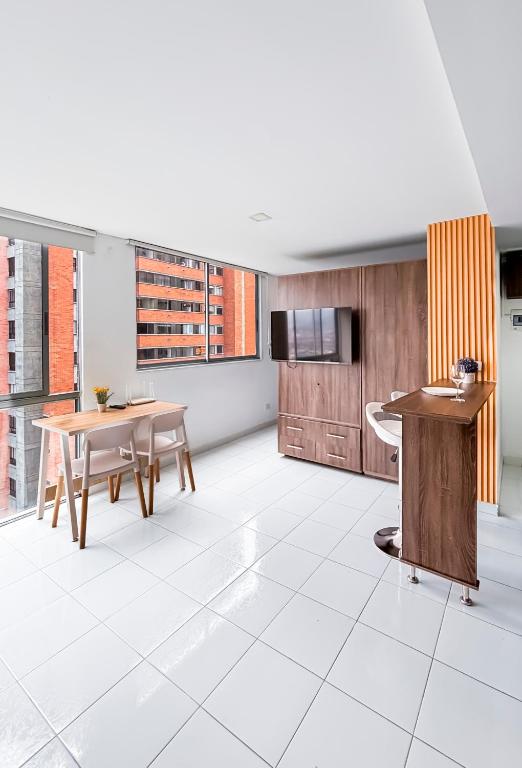 Modern Loft Near The Tesoro Mall - 2