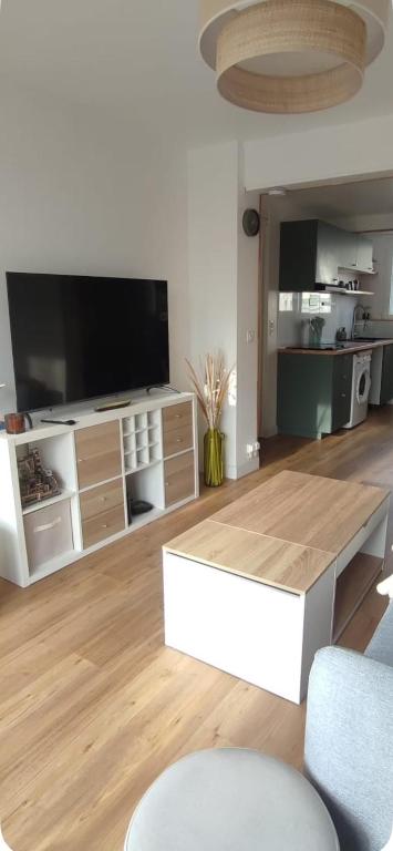 T2 lumineux avec balcon, parking - Centre-ville Mer - 3