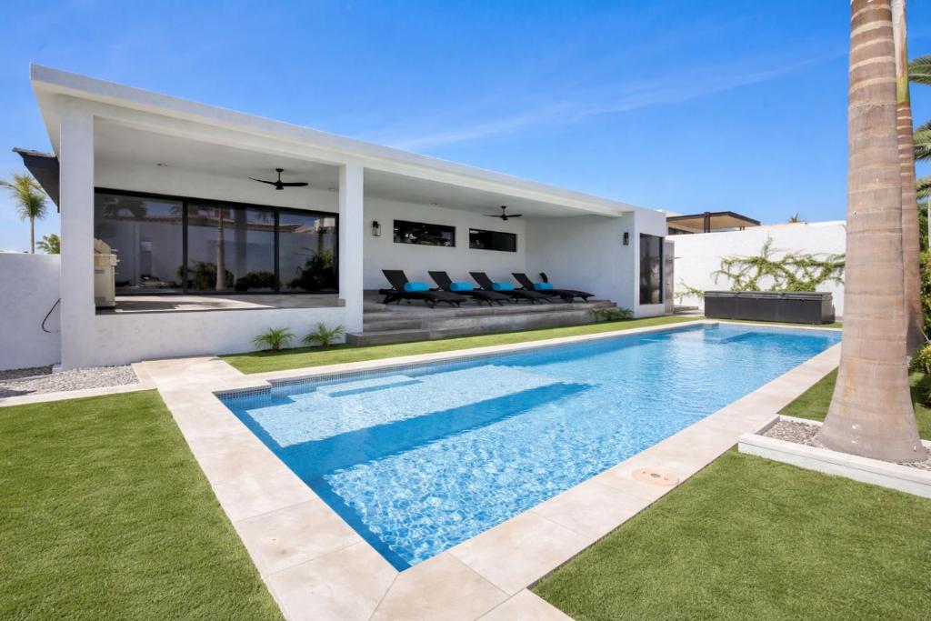 Villa de Lujo con Vista al Mar en Cabo, Piscina, Jacuzzi y Gimnasio - 4
