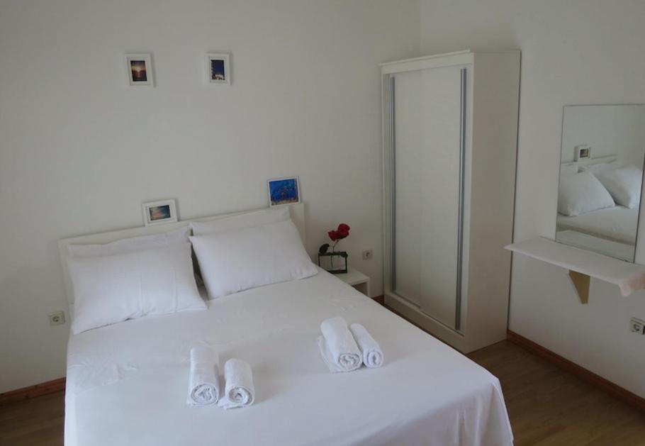 SD House Rooms — Hotel in Brac Island