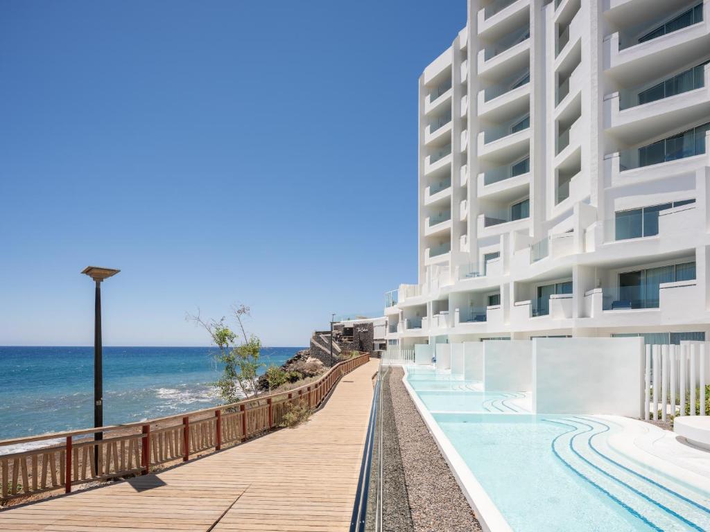 ヴィンチ テネリフェ ゴルフ ホテル (Vincci Tenerife Golf Hotel) スイミングプール