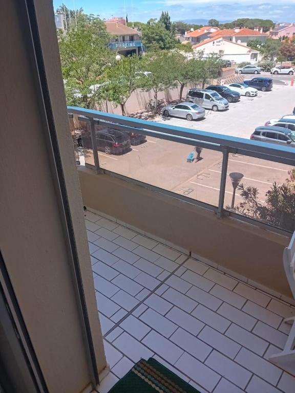a 10 metres de la plage T2 avec clim Internet et Parking Gratuit devant Residence face a la Mer - 4