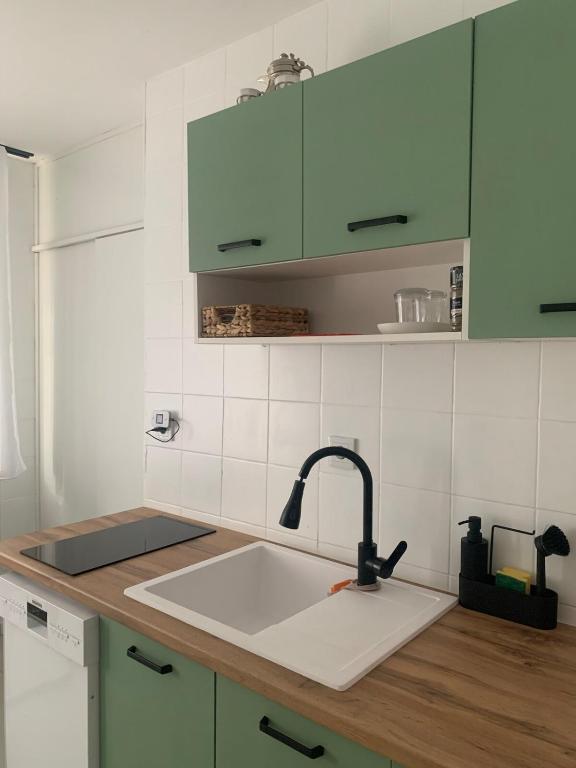 Cozy Apartman Sarajevo Centar Parking & Coffee - 4