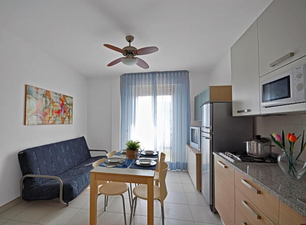 Lovely flat with balcony in a residence in Caorle - 2