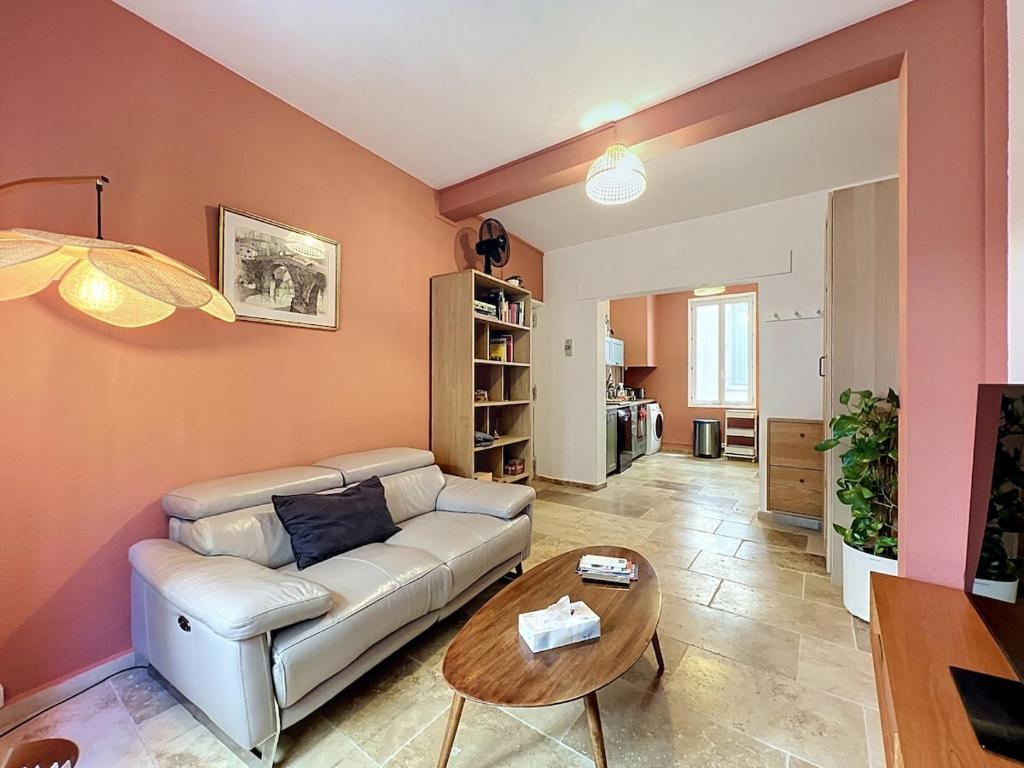 Beautiful 40m2, 1 bedroom apartment with AC in the heart of the city - 1